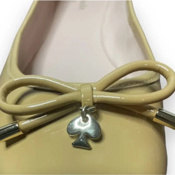 Kate Spade Willa ballet flat in size 10.5, camel color, patent leather. - Picture 3 of 8
